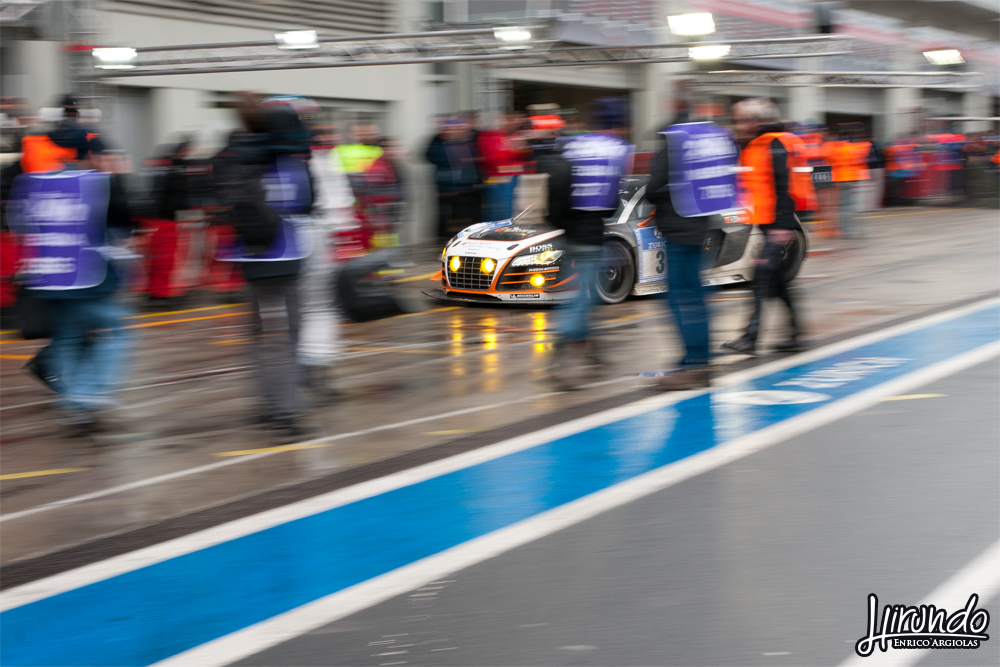 Audi R8 GT3 pit stop